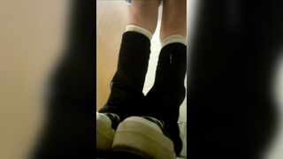 🔥NÓNG quay lén em gái xinh xắn đi đái thật dễ thương