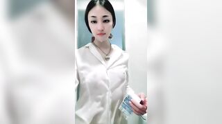 Gái xinh vú to mông bự khoe hàng dâm đãng kính thích siêu dâm