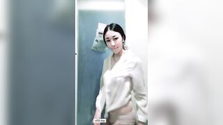 Gái xinh vú to mông bự khoe hàng dâm đãng kính thích siêu dâm