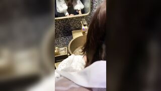 em chưa kịp cởi đồ mà anh đã đè ra chịch rồi