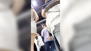 quay lén dưới váy máy em PGA trong sự kiện ra mắt xe - phần 19
