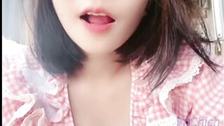 Em nhân viên loli ka9  FPT Shop đang giờ làm việc mà nứng quá và cái kết