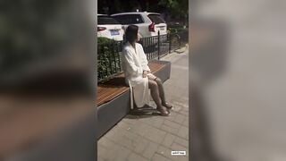 Em rau khoe hàng ở ngoài đường phố dâm đãng kích thích dâm đãng