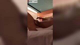 Mẹ vợ vú bự cùng con trai lén lút vụng trộm trong khách sạn