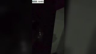Anh trai sang phòng thăm e họ bị thất tình liền an ủi e bằng con cặc dài của mình