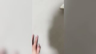 Đưa em đi du lịch mà chỉ ăn với chịch từ ban công vào giường