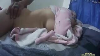 Lén địt chị dâu chubby vú to mông bự đang ngủ say