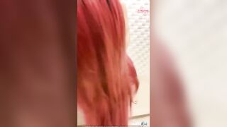 Địt em gái tóc đỏ chubby vú to lồn múp địt nhau tê lồn trong nhà tắm dâm đãng