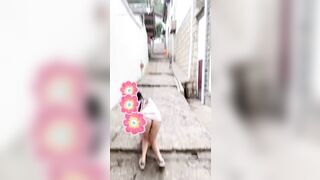 Ra đường khoe lồn cho người lạ nhìn, chỉ có bên TQ