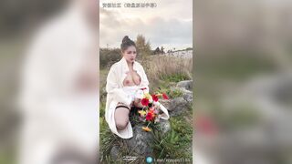 Idol Oshimiya thích show hàng public đặc biệt thích show ở chỗ có ng qua lại thì nứng