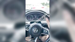 E họ kính cận nứng l chịu k nổi búcu a trai trên oto r địt trên xe cho ng lạ qua nhìn