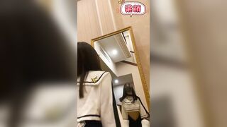 Địt bắn ngập lồn em rau loli dâm đãng,e đứng dậy làm tinh chảy ra k ngừng