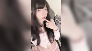 Gái dâm vú to lồn ngon không lông khoe hàng thủ dâm thèm cặc