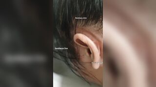 Nhà ko có nước, cháu vợ phải uống nước đái
