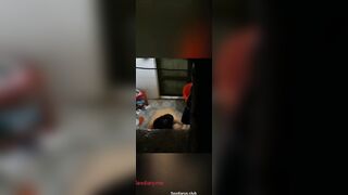 Quay lén chị hàng xóm tắm thủ dâm trong lúc tắm kích thích sướng vl ra