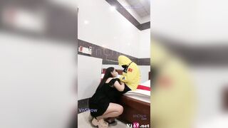 Anh tài xế bee số hưởng và em khách hàng vú to siêu dâm Gạ chịch Xuất tinh vào Lồn