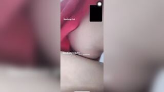 Chị gái ở nhà nứng lồn quá gọi video call với trai lạ thủ dâm cho bớt nứng lồn