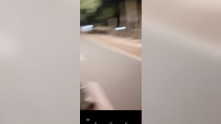 Public đi dạo ngoài đường lúc nữa đêm