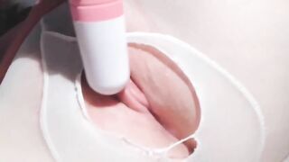 Lồn Múp của Bé Teen HS Lớp 10 Nhét Bú Mực Thủ dâm Chảy dâm Thủy