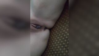 Chị hàng xóm ngủ say kiểu này thì phải làm sao