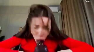 Teen bú lút cán con cu giả to bự dài