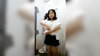 Học sinh cấp 3 Trần Thảo thủ dâm