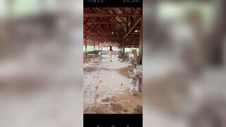 Public cùng em mie ở quán nước 2