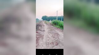 Public ngoài rẫy cùng em ghệ dâm