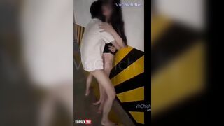 Clip sex vkcklananh9496 Vlog 2 Em Lan Anh public làm tình cùng người lạ ở hầm để xe 2
