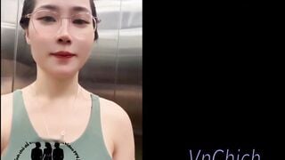Clip sex vkcklananh9496 em Lan Anh đi tập về gặp member nhận ra và cái kết