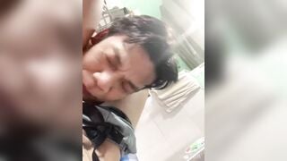 bố dượng khốn nạn gạ gẫm hi ếp dâm luôn con gái của vợ