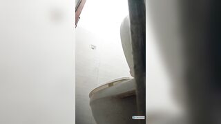 Đặt cam quay lén bé em họ lồn nhiều lông thay đồ trong nhà vệ sinh
