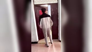 Cặp Sinh viên đại học bị bắt quả tang quan hệ tình dục trong trường học ở Trung Quốc
