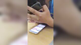 Em gái học sinh cấp 2 lén coi phim sex trong giờ học