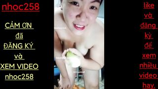 Chị gái mũm mĩm ở nhà một mình nứng lồn quá vừa thủ dâm vừa khẩu dâm nghe sướng vl ra