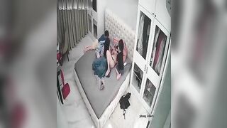 Bà dì khát tình mặc đồ hở hang trước mặt cháu, còn kêu cháu úp tay đo mu lồn của mình