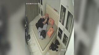 Bà dì khát tình bấy lâu thủ dâm hôm nay hẹn được phi công trẻ về bú lồn