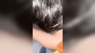 Nhờ em họ tắm hộ em bảo ngại mà tay vuốt cu ko thả,ra ngoài còn gạ gẫm e nứng địt e đ