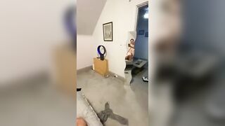 Em thẹn kêu sợ đau mà vừa đút cu to anh vào em sướng tự đẩy hông thế kia