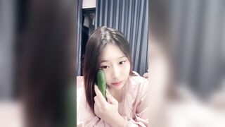 E HS RMIT thích Nghịch Dưa Chuột, Da Trắng Mặt Xinh mà Khẩu Dâm rên Rỉ cực Nứng