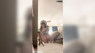 E gái xăm trổ trung quốc này dâm quá tự quay video thủ dâm thích làm slave cho anh