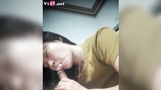 Ngày nào trước khi đi làm em cũng phải đè ra mút mới được 2