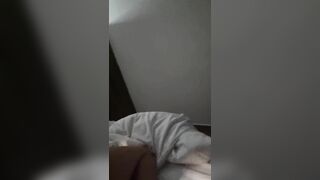 Cô bạn thân kêu nằm xuống cho thử skill cưỡi ngựa