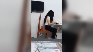 Thằng ck khốn nạn vk đi làm nó ở nhà địt luôn cả mẹ vợ