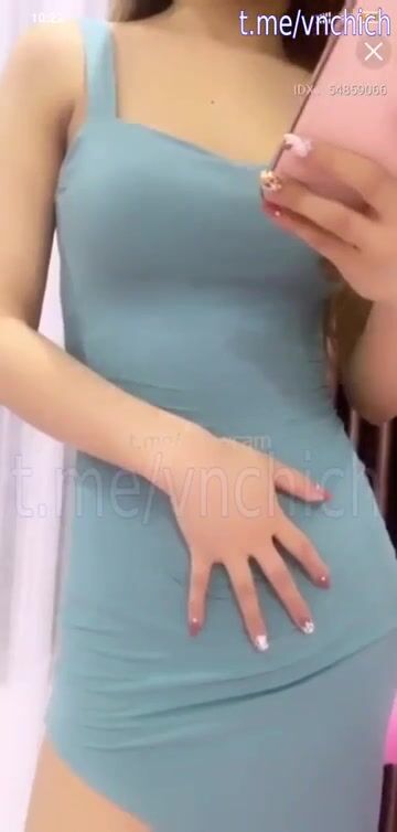 Honey Idol dáng nuột livestream cởi đồ show lồn hồng