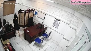 Hack cam phòng thay đồ của y tá bênh viện