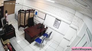 Hack cam phòng thay đồ của y tá bênh viện