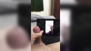 Xem em damnu thủ dâm với dưa nứng quá không chịu được