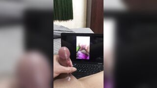 Xem em damnu thủ dâm với dưa nứng quá không chịu được