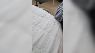 bé học sinh ngoan ngoãn bú cu cho thầy giáo để xin điểm